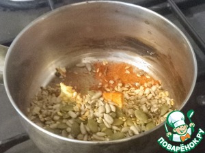 Яйца в шпинатовом креме с семенами Яйца в шпинатовом креме с семенами