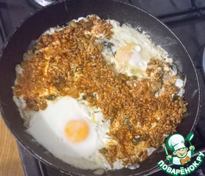 Яйца в шпинатовом креме с семенами Яйца в шпинатовом креме с семенами