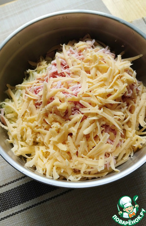 Кабачковые оладьи с ветчиной и сыром