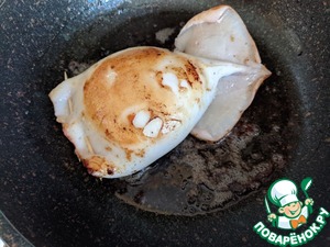 Кальмары, фаршированные рисовой полентой и овощами