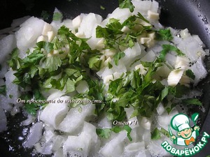 Канедерли из хлеба и колбас в бульоне