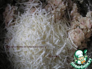 Канедерли из хлеба и колбас в бульоне