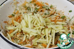 Капустно-морковный салат с яблоком Капустно-морковный салат с яблоком