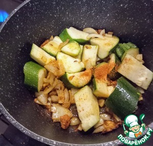 Карри из цуккини и белой фасоли