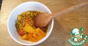 Карри из картофеля и зелёного горошка