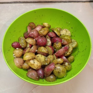 Картофель с травами в духовке Картофель с травами в духовке