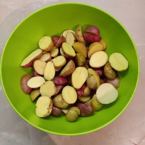 Картофель с травами в духовке Картофель с травами в духовке