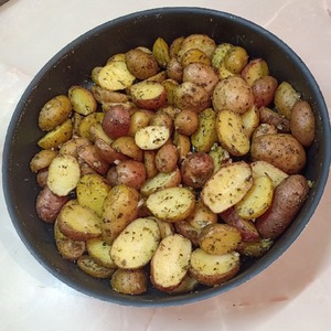 Картофель с травами в духовке Картофель с травами в духовке