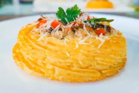 Картофельные гнезда с сочной начинкой Картофельные гнезда с сочной начинкой