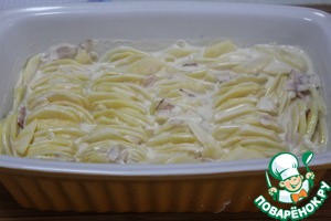 Картофельный гратен с сыром и беконом