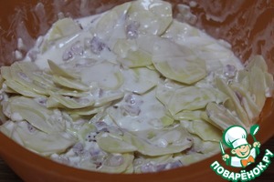 Картофельный гратен с сыром и беконом