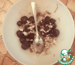 Картофельный салат со свеклой, скумбрией, хреном