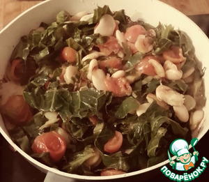 Кассуле с помидорами, бобами и кейлом