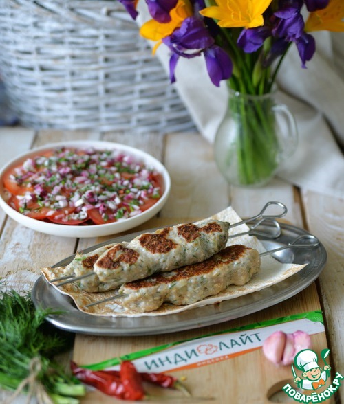 Кебабы из индейки с быстромаринованными помидорами Кебабы из индейки с быстромаринованными помидорами