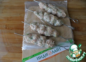 Кебабы из индейки с быстромаринованными помидорами Кебабы из индейки с быстромаринованными помидорами