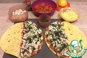 Кесадилья с курицей, овощами, зеленью, сыром Кесадилья с курицей, овощами, зеленью, сыром