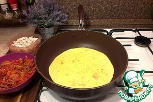 Кесадилья с курицей, овощами, зеленью, сыром Кесадилья с курицей, овощами, зеленью, сыром