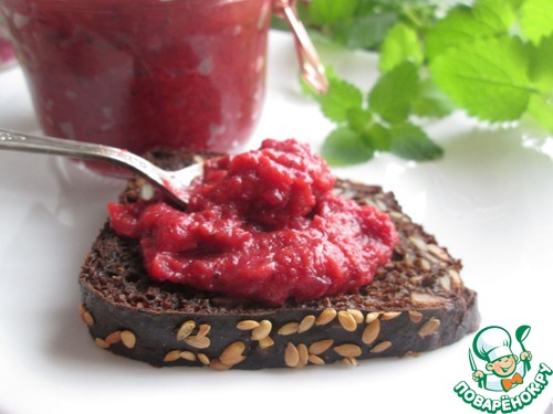 Кетчуп из свеклы и ревеня