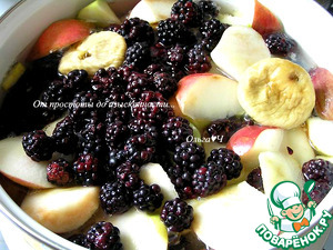 Кисель из яблок и ежевики