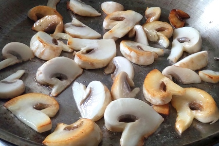 Киш с грибами и моцареллой