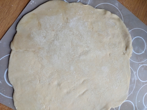 Киш с грибами и моцареллой