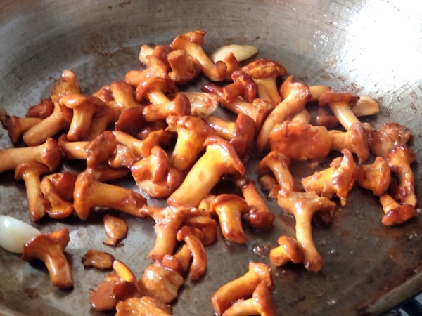 Киш с грибами и моцареллой