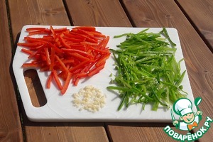 Китайский салат с молодым зеленым горошком Китайский салат с молодым зеленым горошком