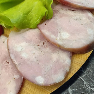 Колбаса рубленая из свинины и курицы Колбаса рубленая из свинины и курицы