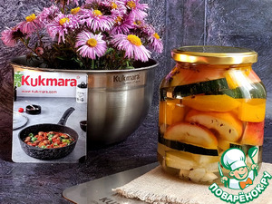 Консервированный цуккини с яблоком и перцем
