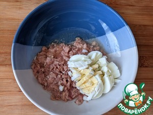 Крабовые палочки, фаршированные тунцом и сыром Крабовые палочки, фаршированные тунцом и сыром