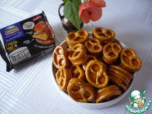 Крендели запеченные с плавленым сыром "Хохланд" Крендели запеченные с плавленым сыром "Хохланд"