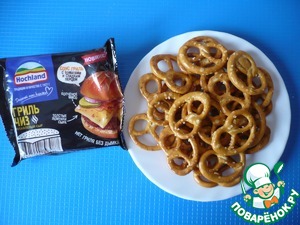 Крендели запеченные с плавленым сыром "Хохланд" Крендели запеченные с плавленым сыром "Хохланд"