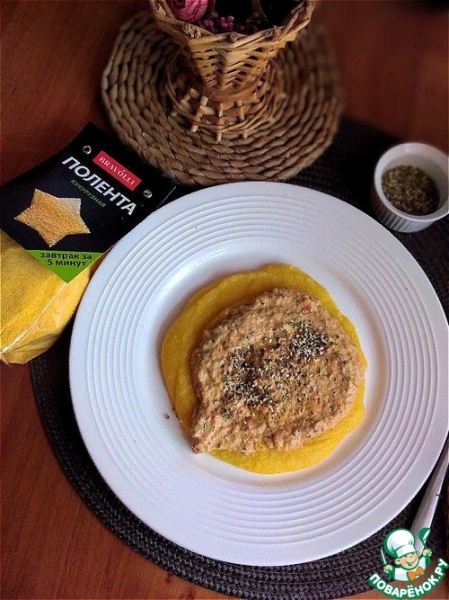 Кукурузная полента с рыбным рийетом