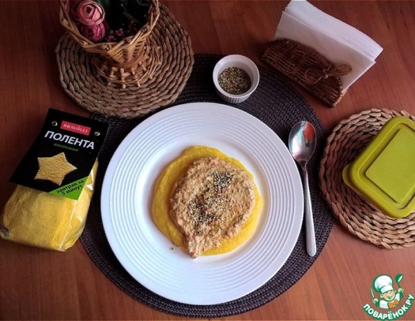 Кукурузная полента с рыбным рийетом