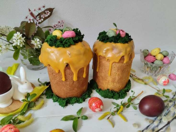 Кулич "старинный" с облепиховой глазурью Кулич "старинный" с облепиховой глазурью