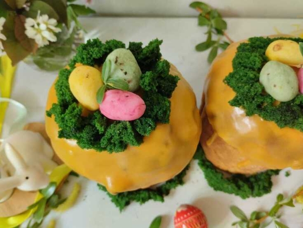 Кулич "старинный" с облепиховой глазурью Кулич "старинный" с облепиховой глазурью