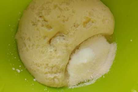 Кулич "старинный" с облепиховой глазурью Кулич "старинный" с облепиховой глазурью