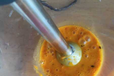 Кулич "старинный" с облепиховой глазурью Кулич "старинный" с облепиховой глазурью