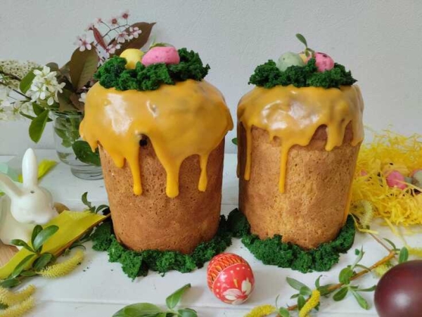 Кулич "старинный" с облепиховой глазурью Кулич "старинный" с облепиховой глазурью