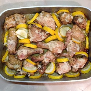 Курица с кабачками под чесночной корочкой Курица с кабачками под чесночной корочкой