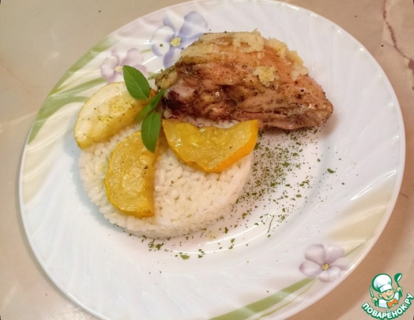 Курица с кабачками под чесночной корочкой Курица с кабачками под чесночной корочкой