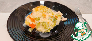 Курица с овощами под соусом бешамель⁠