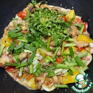 Курица с овощами в соусе Том Кха Курица с овощами в соусе Том Кха