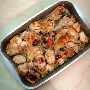 Курица в яблочном маринаде