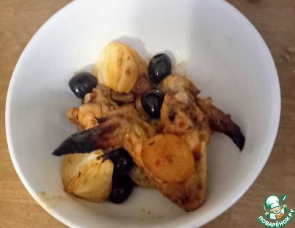 Курица, запеченная с хариссой и курагой Курица, запеченная с хариссой и курагой
