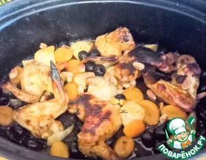 Курица, запеченная с хариссой и курагой Курица, запеченная с хариссой и курагой