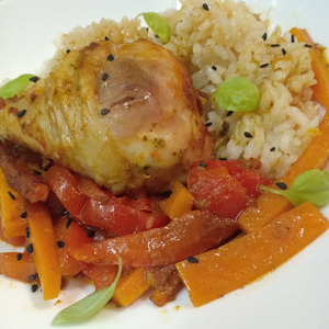 Курица, запеченная в рукаве с перцем и морковью