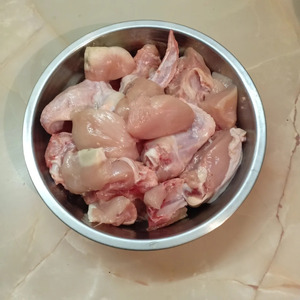 Курица, запеченная в рукаве с перцем и морковью