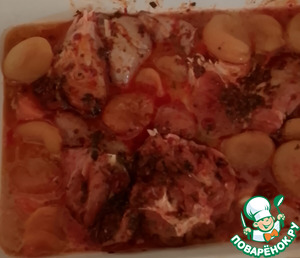 Курица, запечённая с абрикосами и харисой