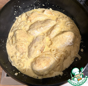 Куриная грудка в луково-сливочном соусе